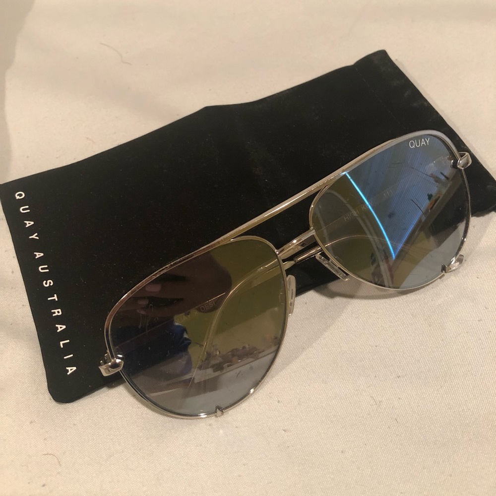 QUAY SUNGLASSES